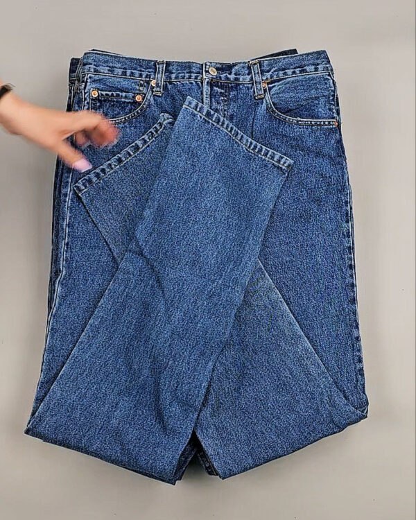 Фотография  939 - Джинсы LEVIS муж #6,2 кг, ЛОТ №8758 оптом в Черкесске и Карачаево-Черкесской республике