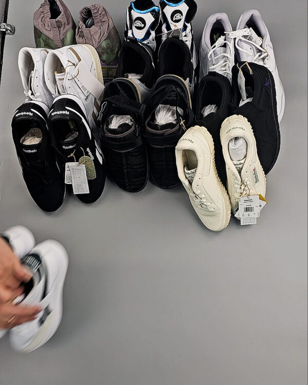 Фотография  620 - Кроссовки Reebok#23 шт, ЛОТ №8895 оптом в Черкесске и Карачаево-Черкесской республике