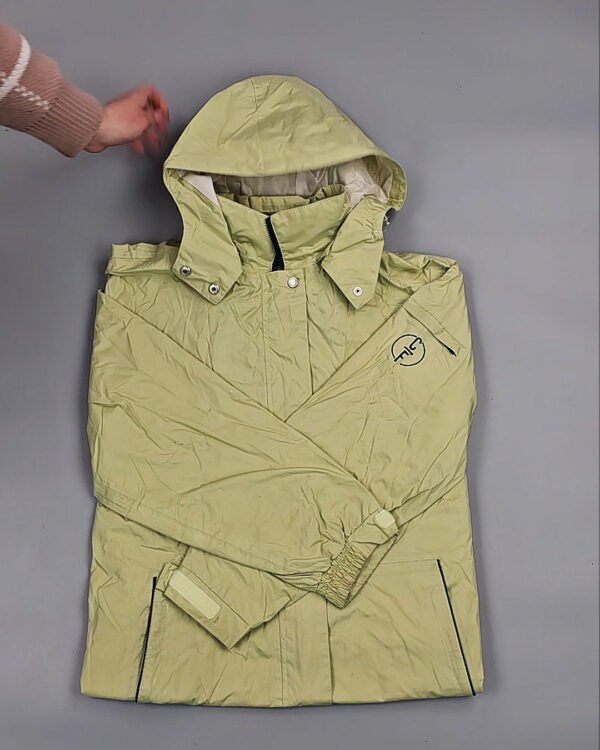 Фотография  387 - Ветровки женские#25 кг, ЛОТ № ВК0086 оптом в Черкесске и Карачаево-Черкесской республике