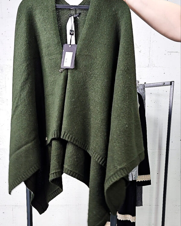 Фотография  433 - TWIN-SET 075#9 шт, ЛОТ №9080 оптом в Черкесске и Карачаево-Черкесской республике