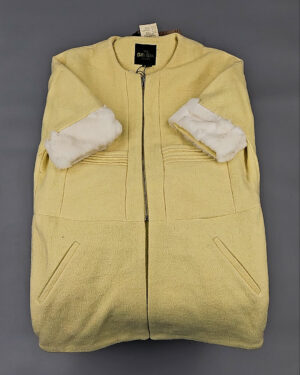 Купить Верхняя одежда Корея 085#15 кг, ЛОТ № СТ-9249 оптом в Черкесске и Карачаево-Черкесской республике