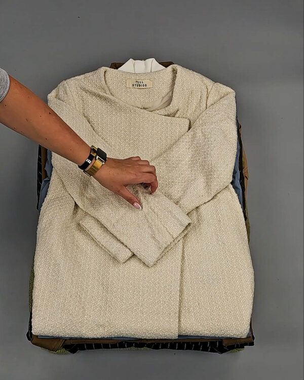 Фотография  765 - Верхняя одежда Корея 085#15 кг оптом в Черкесске и Карачаево-Черкесской республике