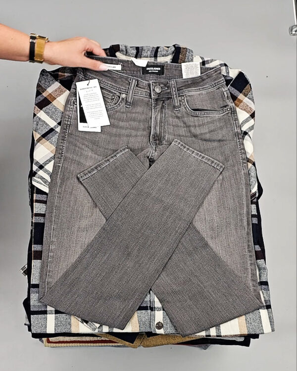 Фотография  384 - JACK JONES Men Winter mix 075#20 кг, ЛОТ № СТ-9265 оптом в Черкесске и Карачаево-Черкесской республике