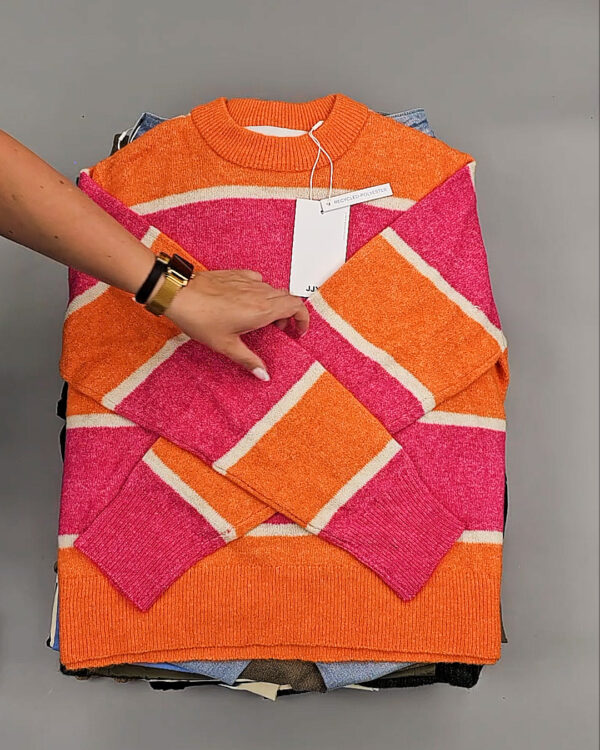 Фотография  686 - JACK JONES Women mix 075 #15 кг оптом в Черкесске и Карачаево-Черкесской республике