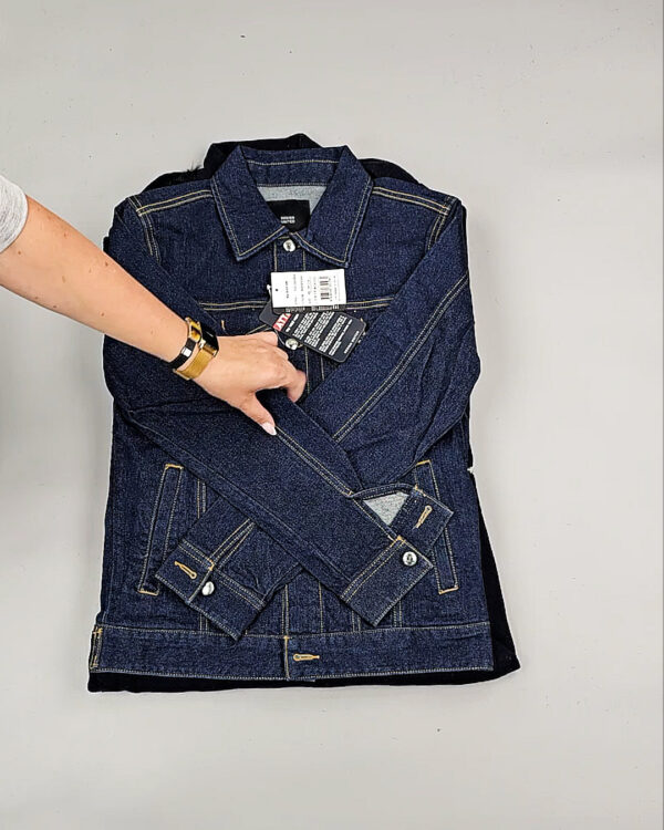 Фотография  592 - Верхняя одежда Корея 085#15 кг, ЛОТ № СТ-9247 оптом в Черкесске и Карачаево-Черкесской республике