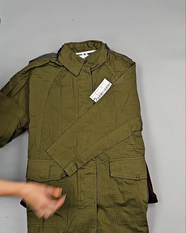 Фотография  700 - Верхняя одежда Корея 085#15 кг, ЛОТ № СТ-9246 оптом в Черкесске и Карачаево-Черкесской республике