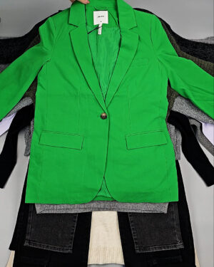 Фотография  692 - Bestseller Winter mix 104#15 кг, ЛОТ № СТ-9526 оптом в Черкесске и Карачаево-Черкесской республике