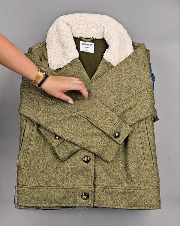 Фотография  113 - Ветровки женские CAN 104#12 кг оптом в Черкесске и Карачаево-Черкесской республике