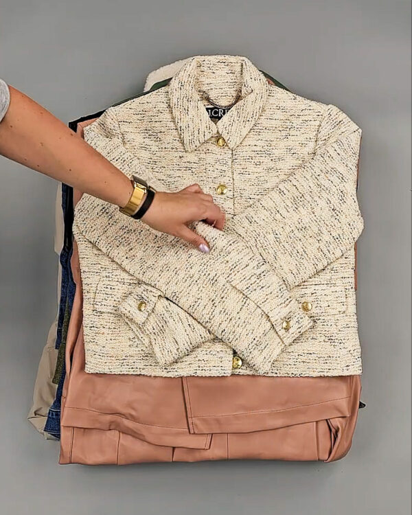 Фотография  799 - Ветровки женские CAN 104#12,4 кг, ЛОТ СТ-9403 оптом в Черкесске и Карачаево-Черкесской республике