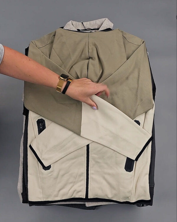 Фотография  401 - JACK JONES Men Winter mix 075#20 кг, ЛОТ № СТ-9446 оптом в Черкесске и Карачаево-Черкесской республике