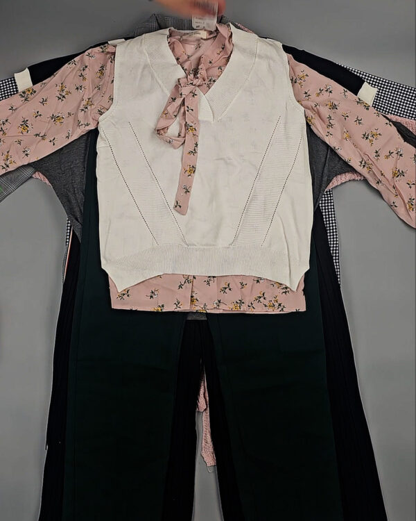 Фотография  469 - Комплекты жен Корея 085#5 кг, ЛОТ СТ-9574 оптом в Черкесске и Карачаево-Черкесской республике