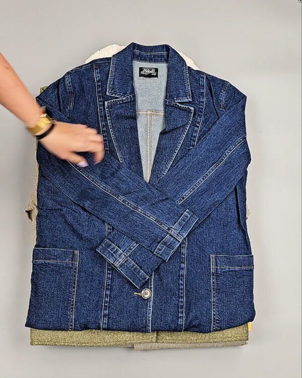 Фотография  292 - Ветровки женские CAN 104#12,5 кг, ЛОТ СТ-9404 оптом в Черкесске и Карачаево-Черкесской республике