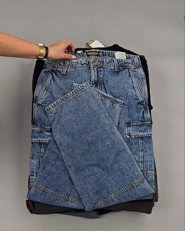 Фотография  639 - JACK JONES Men Winter mix 075#20 кг, ЛОТ № СТ-9446 оптом в Черкесске и Карачаево-Черкесской республике