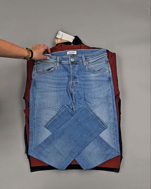 Фотография  727 - JACK JONES Men Winter mix 075#20 кг, ЛОТ № СТ-9444 оптом в Черкесске и Карачаево-Черкесской республике