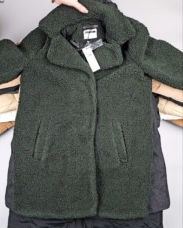 Фотография  413 - Верхняя одежда BESTSELLER Дания#11,35 кг, ЛОТ СТ-9706 оптом в Черкесске и Карачаево-Черкесской республике