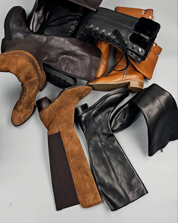 Фотография  482 - Сапоги Италия #7 шт, ЛОТ СТ-9679 оптом в Черкесске и Карачаево-Черкесской республике