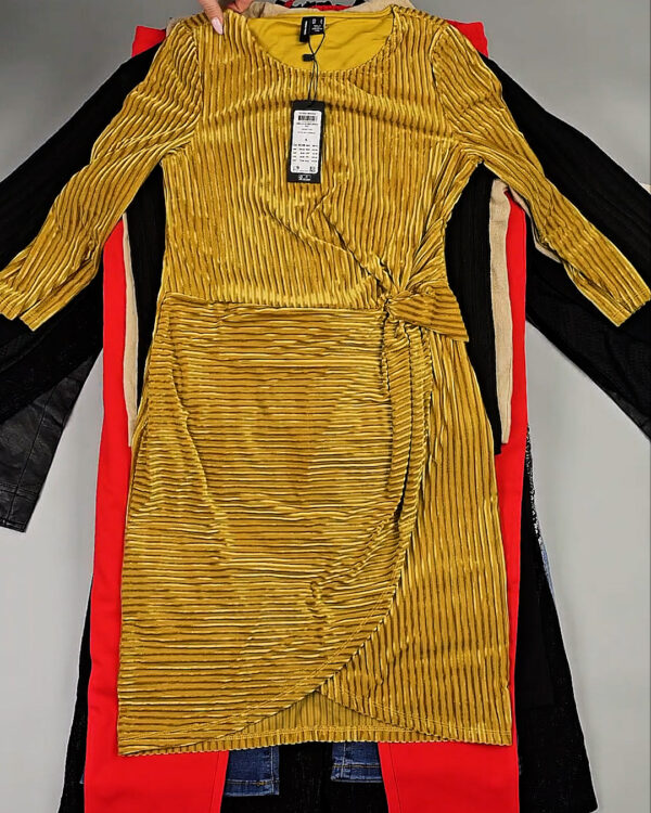 Фотография  887 - DK+Bestseller 085#16 кг, ЛОТ СТ-9952 оптом в Черкесске и Карачаево-Черкесской республике