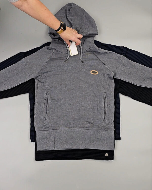 Фотография  416 - Толстовки Bestseller+DK 035#7 кг, ЛОТ СТ-9840 оптом в Черкесске и Карачаево-Черкесской республике