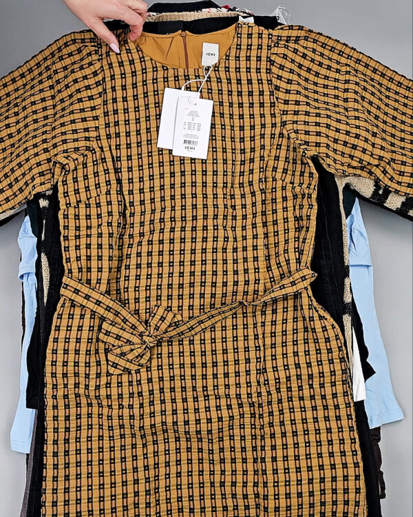 Фотография  813 - DK, Bestseller + Winter mix#15 кг, ЛОТ СТ-9957 оптом в Черкесске и Карачаево-Черкесской республике