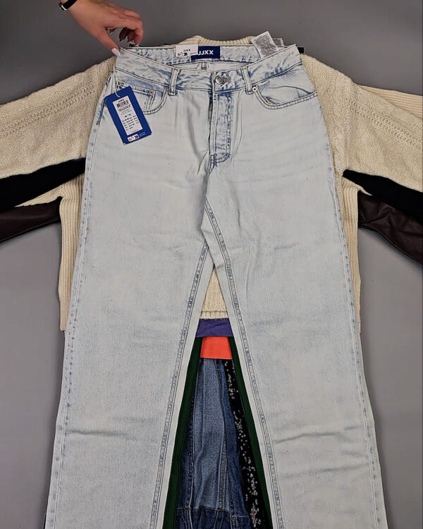 Фотография  764 - JACK JONES Women Winter mix 075 #15 кг, ЛОТ СТ-9962 оптом в Черкесске и Карачаево-Черкесской республике