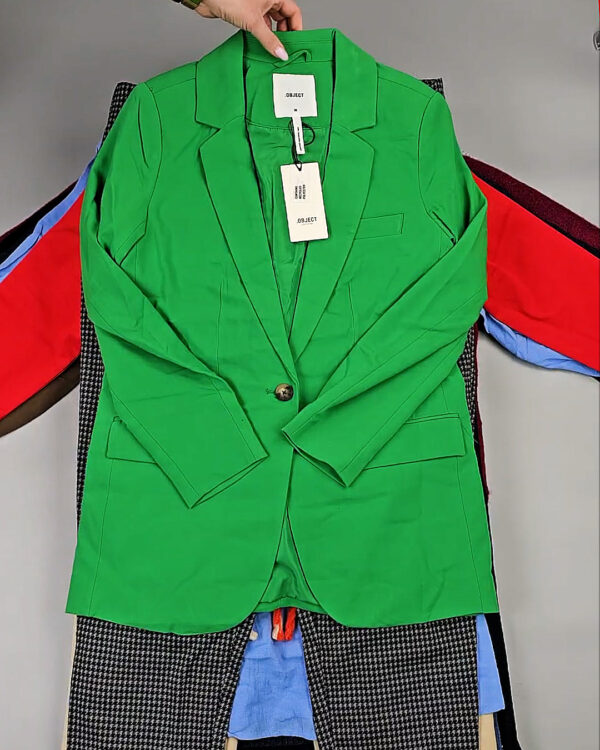 Фотография  814 - DK+Bestseller 085#16 кг, ЛОТ СТ-9950 оптом в Черкесске и Карачаево-Черкесской республике