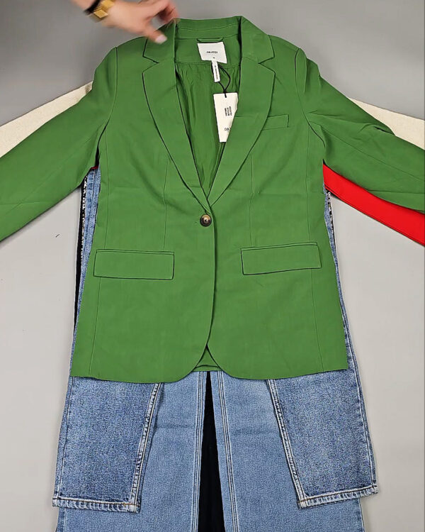 Фотография  386 - DK+Bestseller 085#16 кг, ЛОТ СТ-9952 оптом в Черкесске и Карачаево-Черкесской республике