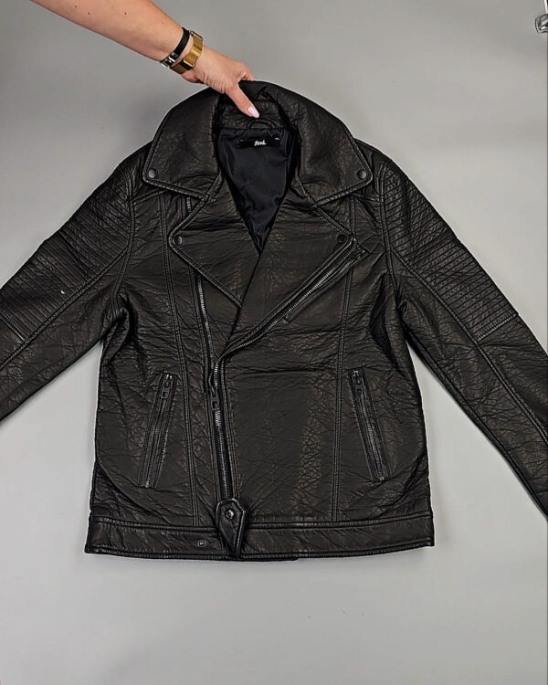 Фотография  934 - AMAZON Winter#15 кг, ЛОТ СТ-9816 оптом в Черкесске и Карачаево-Черкесской республике